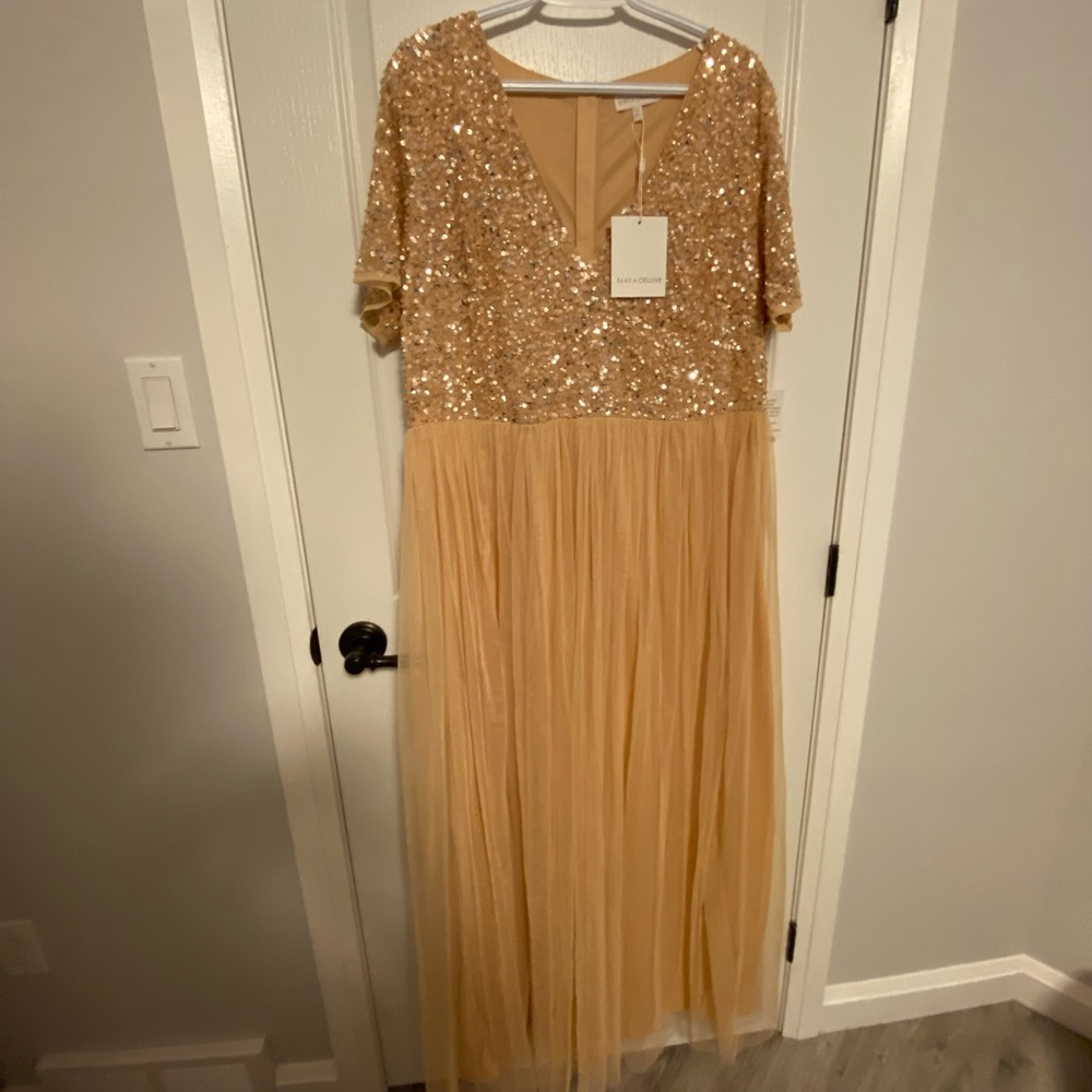 Maya Deluxe - Sequin Formal Dress - Coral/Creamsicle - Size 18
